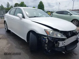 2011 Lexus IS 350 z VIN JTHBE5C25B5027770, wystawiony jako IAAI lot #42357510 z przebiegiem 204 335 mil mil oraz . Historia ofert i sprzedaży dostępna na DreamBid. Obrazek 1.