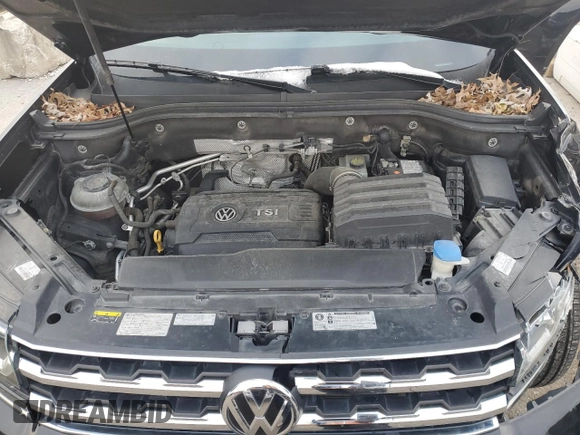 2018 Volkswagen Atlas SE with VIN 1V2CP2CA5JC598268, listed as a Copart auction lot 82860014 with 102,341 mi miles and Salvage title. Bid and sale history available at DreamBid. Image 13.