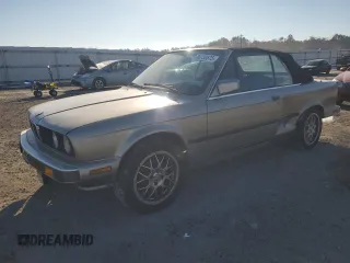 1988 BMW 3 Series z VIN WBABB2301J8860032, wystawiony jako Copart lot #88230575 z przebiegiem 80 439 mil mil oraz Szkody całkowita. Historia ofert i sprzedaży dostępna na DreamBid. Obrazek 1.