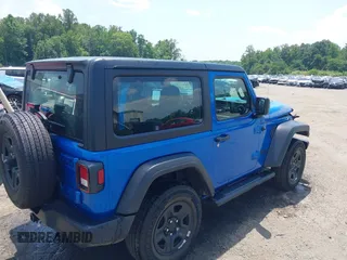 2022 Jeep Wrangler Sport S с VIN 1C4HJXAG4NW227250, выставлен на аукционе IAAI как лот 42557443 с пробегом 72 426 миль миль и . История ставок и продаж доступна на DreamBid. Изображение 4.