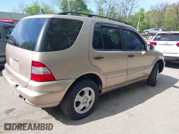 2004 Mercedes-Benz M 350 with VIN 4JGAB57E24A499022, listed as a IAAI auction lot 42223708 with 187,997 mi miles and . Bid and sale history available at DreamBid. Image 4.