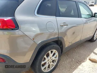 2017 Jeep Cherokee Latitude z VIN 1C4PJLCB4HW548974, wystawiony jako IAAI lot #42632527 z przebiegiem 193 255 mil mil oraz . Historia ofert i sprzedaży dostępna na DreamBid. Obrazek 18.