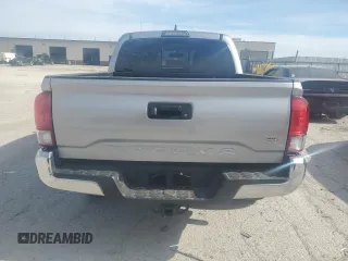 2017 Toyota Tacoma SR5 z VIN 5TFCZ5AN1HX065727, wystawiony jako Copart lot #56420735 z przebiegiem 74 527 mil mil oraz Czysty tytuł • Clean title. Historia ofert i sprzedaży dostępna na DreamBid. Obrazek 6.