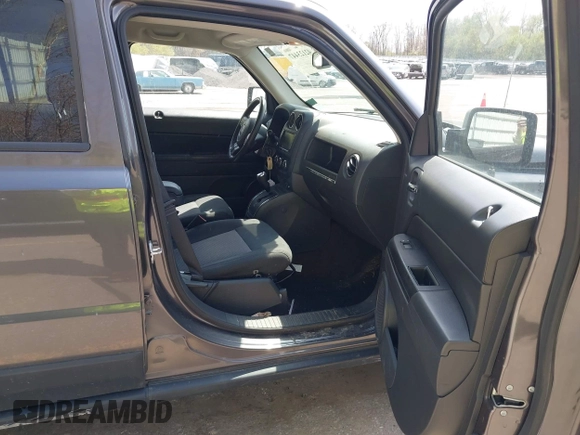 2015 Jeep Patriot High Altitude with VIN 1C4NJRFB9FD270572, listed as a IAAI auction lot 42123447 with 82,468 mi miles and . Bid and sale history available at DreamBid. Image 5.