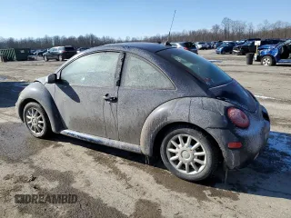 2005 Volkswagen New Beetle Coupe GLS with VIN 3VWCK31C65M403080, listed as a Copart auction lot 45346465 with 118,716 mi miles and Salvage Title. Bid and sale history available at carsss.com. Image 2.
