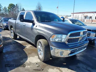 2017 Ram 1500 Big Horn z VIN 1C6RR7LM6HS880424, wystawiony jako IAAI lot #41434716 z przebiegiem 105 153 mil mil oraz . Historia ofert i sprzedaży dostępna na DreamBid. Obrazek 1.