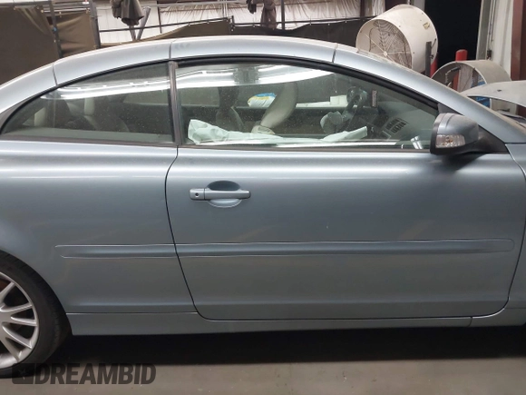 2008 Volvo C70 z VIN YV1MC67258J055210, wystawiony jako IAAI lot #42076472 z przebiegiem 110 427 mil mil oraz . Historia ofert i sprzedaży dostępna na DreamBid. Obrazek 13.