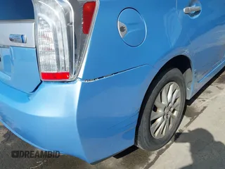 2013 Toyota Prius with VIN JTDKN3DP8D3043007, listed as a IAAI auction lot 41969696 with 659,037 mi miles and . Bid and sale history available at DreamBid. Image 19.