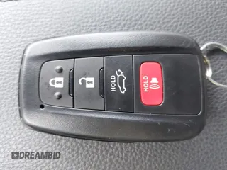 2025 Toyota RAV4 XLE Premium z VIN 2T3A1RFV2SC494497, wystawiony jako IAAI lot #42028044 z przebiegiem 7 773 mil mil oraz . Historia ofert i sprzedaży dostępna na DreamBid. Obrazek 11.