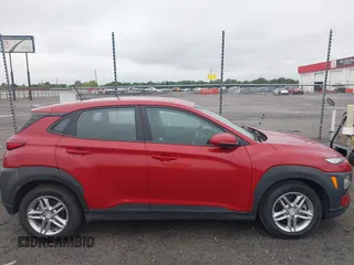 2021 Hyundai Kona SE z VIN KM8K1CAA4MU633934, wystawiony jako IAAI lot #42157313 z przebiegiem 87 714 mil mil oraz . Historia ofert i sprzedaży dostępna na DreamBid. Obrazek 17.