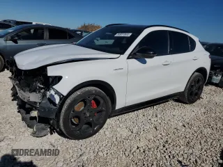 2024 Alfa Romeo Stelvio Ti z VIN ZASPAKBN3R7D71620, wystawiony jako Copart lot #80831844 z przebiegiem 6 354 mil mil oraz Szkoda całkowita • Salvage title. Historia ofert i sprzedaży dostępna na DreamBid. Obrazek 1.