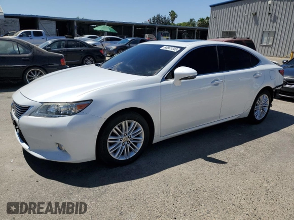 2014 Lexus ES 330 with VIN JTHBK1GG6E2110461, listed as a Copart auction lot 60861345 with 120,681 mi miles and Salvage title. Bid and sale history available at DreamBid. Image 1.