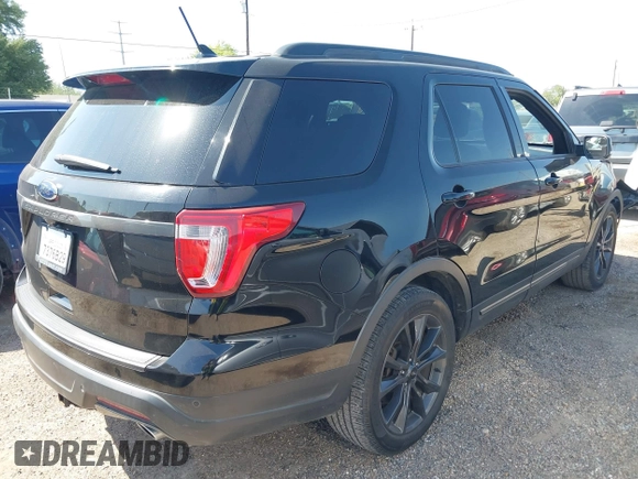 2018 Ford Explorer XLT z VIN 1FM5K7D85JGC54090, wystawiony jako IAAI lot #42001434 z przebiegiem 72 038 mil mil oraz . Historia ofert i sprzedaży dostępna na DreamBid. Obrazek 4.