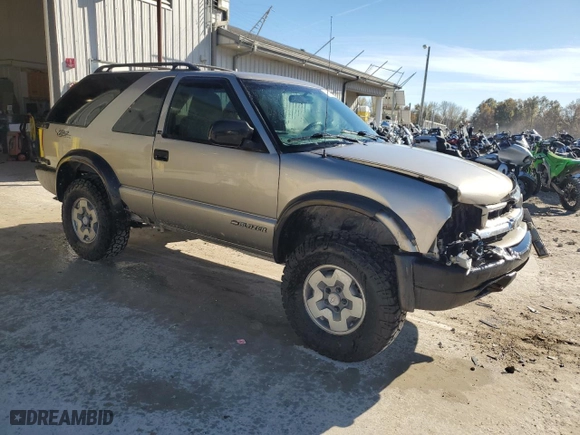 2002 Chevrolet Blazer LS with VIN 1GNCT18W72K114367, listed as a Copart auction lot 79573024 with 142,872 mi miles and Salvage Title. Bid and sale history available at carsss.com. Image 4.