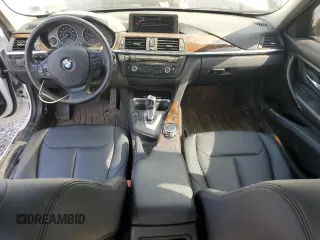 2015 BMW 3 Series 320i xDrive z VIN WBA3C3G53FNT52814, wystawiony jako Copart lot #56390105 z przebiegiem 147 364 mil mil oraz Szkoda całkowita • Salvage title. Historia ofert i sprzedaży dostępna na DreamBid. Obrazek 8.