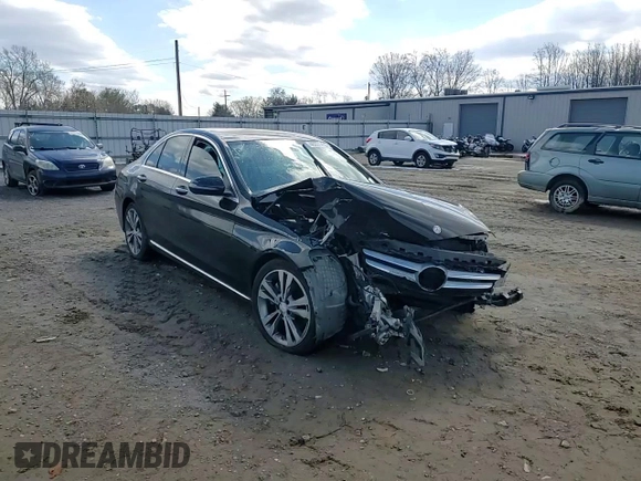 2016 Mercedes-Benz C 300 z VIN 55SWF4JB1GU160379, wystawiony jako Copart lot #46223955 z przebiegiem Nie podano mil oraz Szkoda całkowita • Salvage title. Historia ofert i sprzedaży dostępna na DreamBid. Obrazek 10.