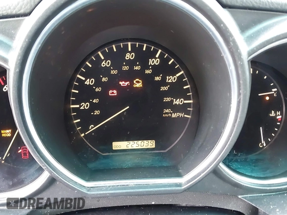 2004 Lexus RX 330 z VIN JTJHA31U040006208, wystawiony jako IAAI lot #42075793 z przebiegiem 225 039 mil mil oraz . Historia ofert i sprzedaży dostępna na DreamBid. Obrazek 7.