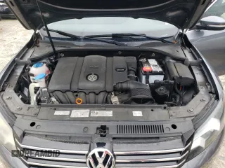 2013 Volkswagen Passat SE z VIN 1VWBP7A39DC123321, wystawiony jako Copart lot #58780315 z przebiegiem 110 132 mil mil oraz Czysty tytuł • Clean title. Historia ofert i sprzedaży dostępna na DreamBid. Obrazek 11.