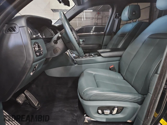 2022 Rolls-Royce Cullinan z VIN IDCO004308ZZ, wystawiony jako Copart lot #64985434 z przebiegiem 23 414 mil mil oraz Czysty tytuł • Clean title. Historia ofert i sprzedaży dostępna na DreamBid. Obrazek 7.