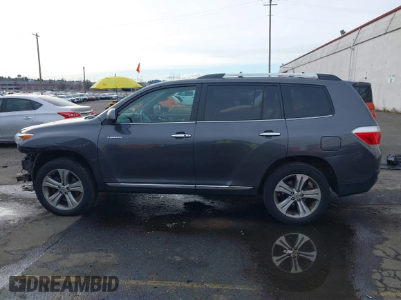 2011 Toyota Highlander Limited with VIN 5TDDK3EH0BS049761, listed as a IAAI auction lot 41484436 with 151,979 mi miles and . Bid and sale history available at DreamBid. Image 15.