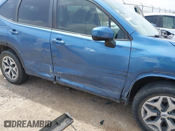 2019 Subaru Forester Premium with VIN JF2SKAEC3KH538077, listed as a IAAI auction lot 41903407 with 64,694 mi miles. Bid and sale history available at carsss.com. Image 6.