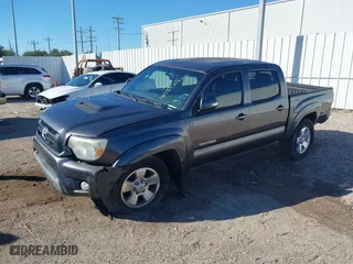2013 Toyota Tacoma PreRunner with VIN 5TFJU4GN2DX039199, listed as a IAAI auction lot 40882464 with 286,278 mi miles. Bid and sale history available at carsss.com. Image 20.