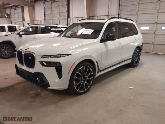 2024 BMW X7 M60i with VIN 5UX33EM04R9T72699, listed as a IAAI auction lot 41296464 with 39,785 mi miles. Bid and sale history available at carsss.com. Image 2.