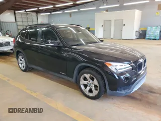 2014 BMW X1 sDrive28i z VIN WBAVM1C52EVW55517, wystawiony jako Copart lot #54991015 z przebiegiem 114 552 mil mil oraz Czysty tytuł • Clean title. Historia ofert i sprzedaży dostępna na DreamBid. Obrazek 4.