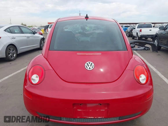 2009 Volkswagen New Beetle Coupe S with VIN 3VWRW31C69M517262, listed as a IAAI auction lot 42033189 with 111,104 mi miles. Bid and sale history available at carsss.com. Image 17.
