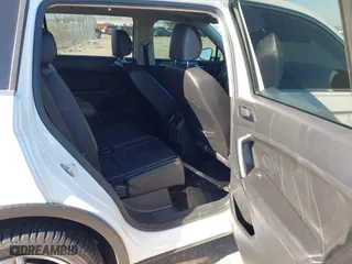 2019 Volkswagen Tiguan SEL Premium with VIN 3VV4B7AX0KM007788, listed as a IAAI auction lot 41227707 with 67,859 mi miles. Bid and sale history available at carsss.com. Image 8.