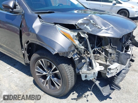 2018 Toyota Highlander LE with VIN 5TDZZRFH7JS250025, listed as a IAAI auction lot 42635985 with 122,488 mi miles and . Bid and sale history available at DreamBid. Image 18.