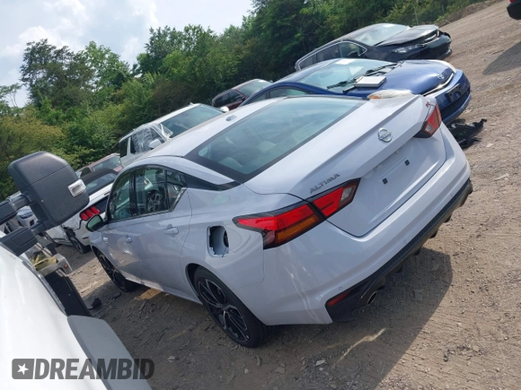 2025 Nissan Altima SR with VIN 1N4BL4CV0SN361223, listed as a IAAI auction lot 42152685 with 3,587 mi miles and . Bid and sale history available at DreamBid. Image 13.