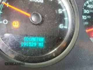2008 GMC Sierra Denali z VIN 2GTEK638881333440, wystawiony jako Copart lot #47621115 z przebiegiem 191 529 mil mil oraz Szkoda całkowita • Salvage title. Historia ofert i sprzedaży dostępna na DreamBid. Obrazek 9.
