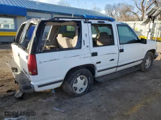 1999 Chevrolet Tahoe with VIN 1GNEC13RXXJ519095, listed as a Copart auction lot 43254645 with 176,861 mi miles and Salvage Title. Bid and sale history available at carsss.com. Image 3.