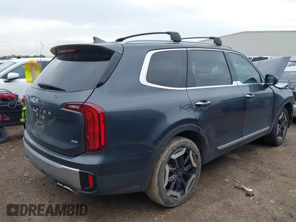 2023 Kia Telluride S with VIN 5XYP6DGC7PG339945, listed as a IAAI auction lot 41903398 with 25,072 mi miles and . Bid and sale history available at DreamBid. Image 4.