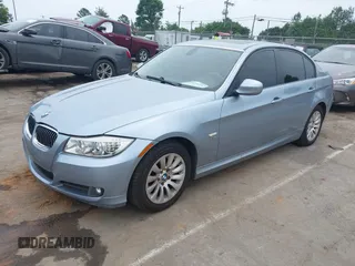 2009 BMW 3 Series 328i xDrive z VIN WBAPK73539A457091, wystawiony jako IAAI lot #42297121 z przebiegiem 154 594 mil mil oraz . Historia ofert i sprzedaży dostępna na DreamBid. Obrazek 2.