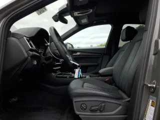 2023 Audi Q5 S line Premium Plus z VIN WA1EAAFY3P2183215, wystawiony jako Copart lot #57240255 z przebiegiem 13 998 mil mil oraz Szkody całkowita. Historia ofert i sprzedaży dostępna na DreamBid. Obrazek 7.