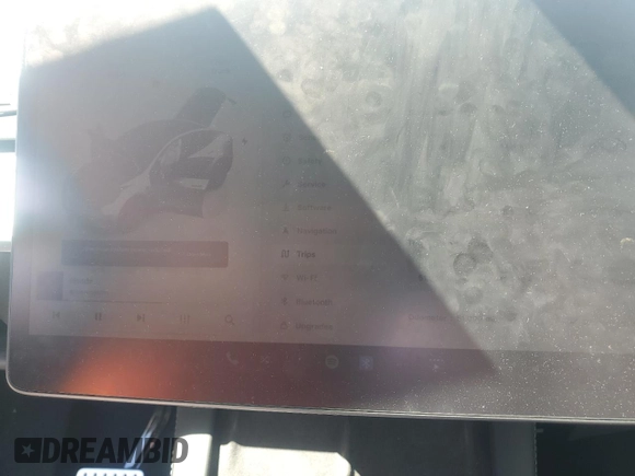 2022 Tesla Model Y Performance with VIN 7SAYGDEF9NF372337, listed as a Copart auction lot 55889345 with 51,099 mi miles and Salvage title. Bid and sale history available at DreamBid. Image 9.