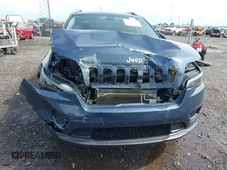 2020 Jeep Cherokee Latitude z VIN 1C4PJLCB7LD631903, wystawiony jako IAAI lot #42523873 z przebiegiem 49 651 mil mil oraz . Historia ofert i sprzedaży dostępna na DreamBid. Obrazek 6.