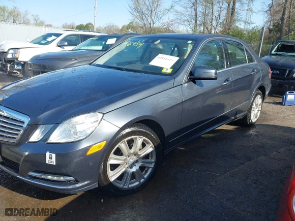 2013 Mercedes-Benz E-Class E 350 Luxury with VIN WDDHF8JB0DA707640, listed as a IAAI auction lot 41916454 with 104,469 mi miles. Bid and sale history available at carsss.com. Image 17.