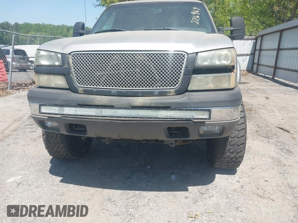 2004 Chevrolet Silverado 1500 Z71 with VIN 2GCEK19T941226969, listed as a IAAI auction lot 42036703 with 247,953 mi miles. Bid and sale history available at carsss.com. Image 6.