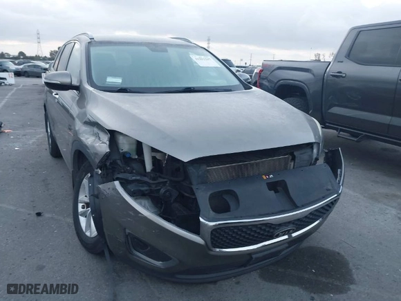 2016 Kia Sorento LX with VIN 5XYPG4A30GG063369, listed as a IAAI auction lot 41902207 with 102,744 mi miles. Bid and sale history available at carsss.com. Image 1.