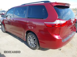 2018 Toyota Sienna XLE Auto Access Seat z VIN 5TDYZ3DC1JS909295, wystawiony jako IAAI lot #42482553 z przebiegiem 132 420 mil mil oraz . Historia ofert i sprzedaży dostępna na DreamBid. Obrazek 3.