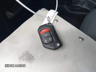 2020 Jeep Gladiator Sport S z VIN 1C6HJTAG4LL153441, wystawiony jako IAAI lot #42052329 z przebiegiem 34 660 mil mil oraz . Historia ofert i sprzedaży dostępna na DreamBid. Obrazek 11.