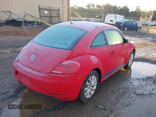 2015 Volkswagen Beetle Fleet Edition z VIN 3VWF17ATXFM655195, wystawiony jako IAAI lot #41090244 z przebiegiem 75 167 mil mil oraz . Historia ofert i sprzedaży dostępna na DreamBid. Obrazek 4.