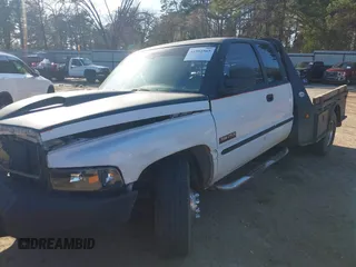 2001 Dodge 2500 z VIN 3B7KC23611G243955, wystawiony jako IAAI lot #41592565 z przebiegiem Nie podano mil oraz . Historia ofert i sprzedaży dostępna na DreamBid. Obrazek 2.