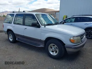 1995 Ford Explorer Eddie Bauer z VIN 1FMDU34X5SZB70346, wystawiony jako IAAI lot #42277331 z przebiegiem 131 026 mil mil oraz . Historia ofert i sprzedaży dostępna na DreamBid. Obrazek 1.