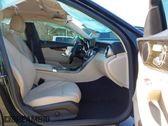 2019 Mercedes-Benz C 300 with VIN 55SWF8DB5KU311316, listed as a IAAI auction lot 41650068 with 68,399 mi miles and . Bid and sale history available at DreamBid. Image 5.