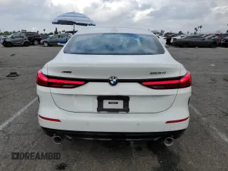 2020 BMW 2 Series 228i xDrive z VIN WBA73AK05L7F77031, wystawiony jako Copart lot #54429595 z przebiegiem 31 485 mil mil oraz Szkoda całkowita • Salvage title. Historia ofert i sprzedaży dostępna na DreamBid. Obrazek 6.