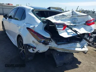 2021 Toyota Camry SE Nightshade with VIN 4T1G11AKXMU478406, listed as a IAAI auction lot 42106018 with 51,990 mi miles and . Bid and sale history available at DreamBid. Image 6.